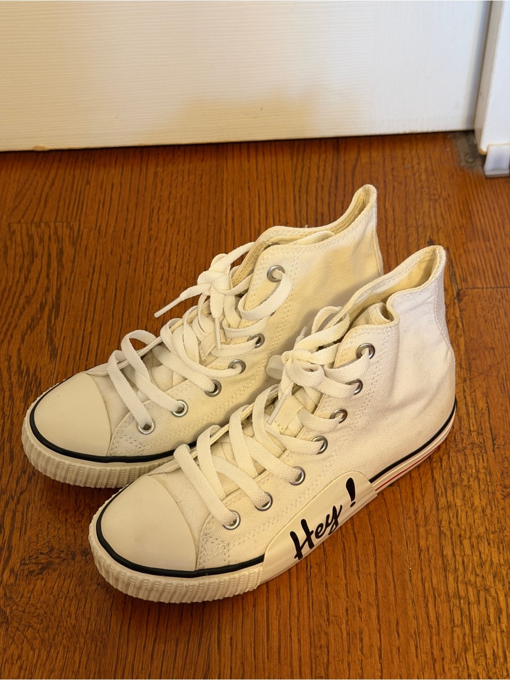 White High-Top Canvas Sneakers with 'Hey' Side Detail
